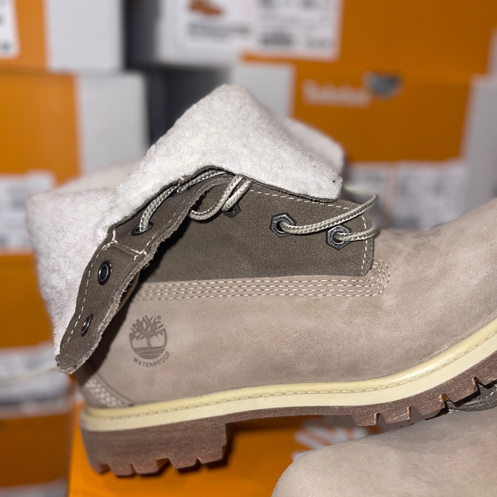 Timberland Authentic Nubuck Boots - Picture 6 of 7